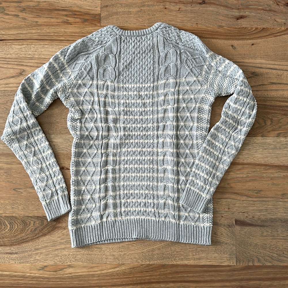 Vineyard Vines Cable Knit Sweater - Picture 4 of 4
